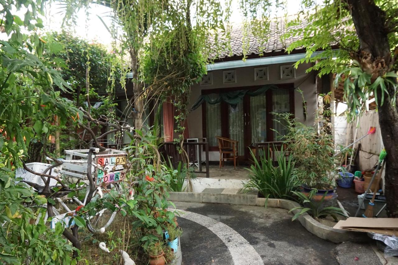 Salon De Nomad Gili T. Bed & Breakfast Gili Trawangan Exterior photo