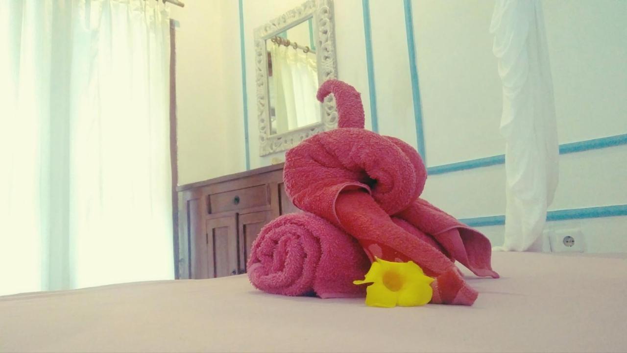 Salon De Nomad Gili T. Bed & Breakfast Gili Trawangan Exterior photo