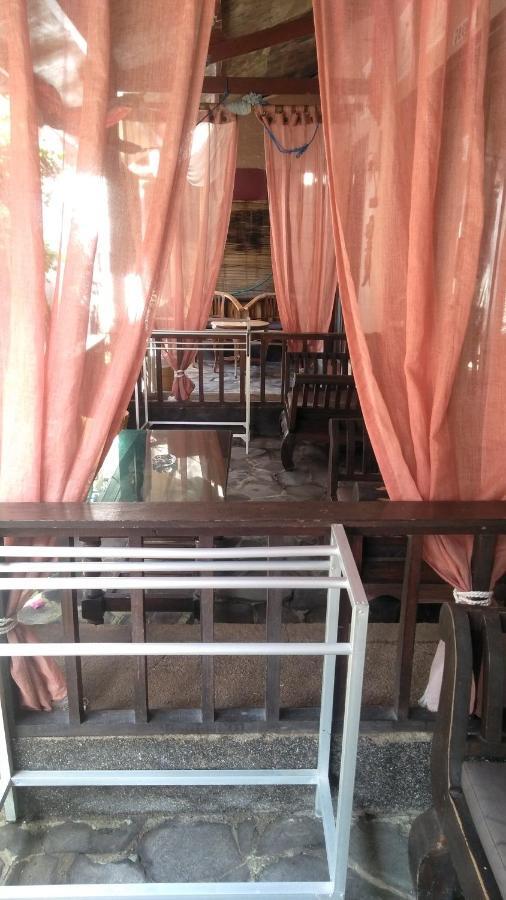 Salon De Nomad Gili T. Bed & Breakfast Gili Trawangan Exterior photo