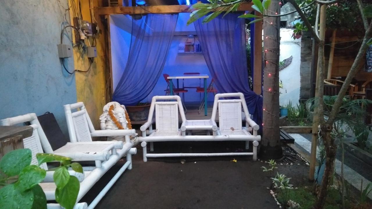 Salon De Nomad Gili T. Bed & Breakfast Gili Trawangan Exterior photo